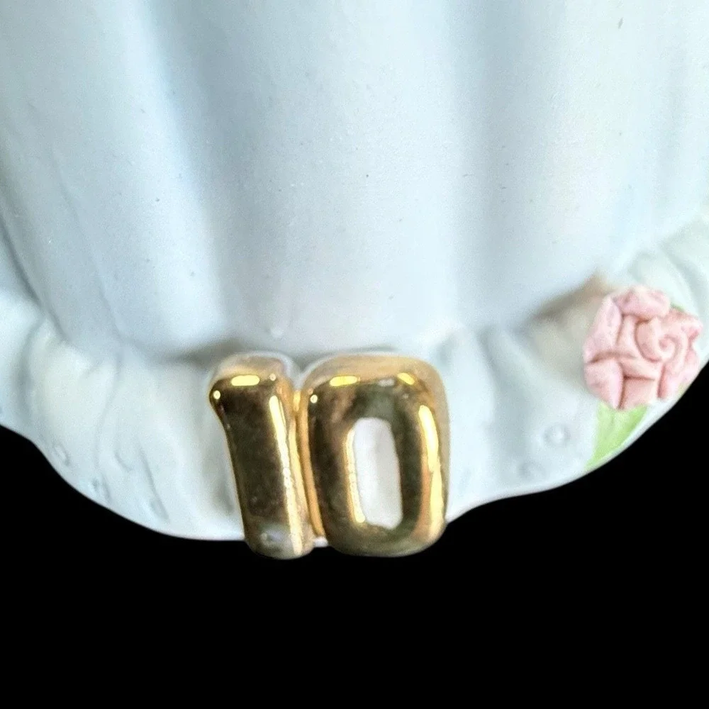 Enesco Growing Up Girls Figurine Age 10 Blonde Hair Blue Dress‎ Vintage 1981